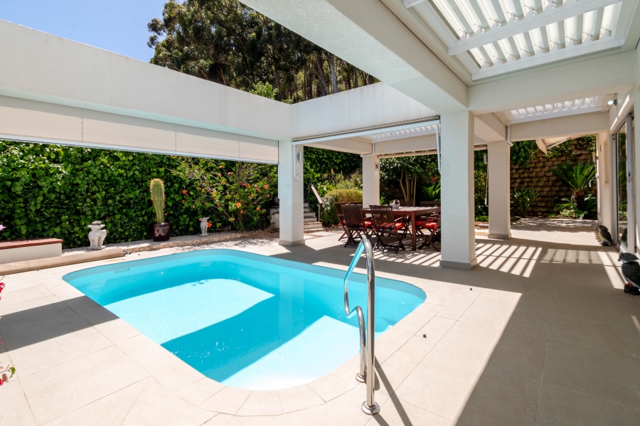 3 Bedroom Property for Sale in Sea Point Western Cape